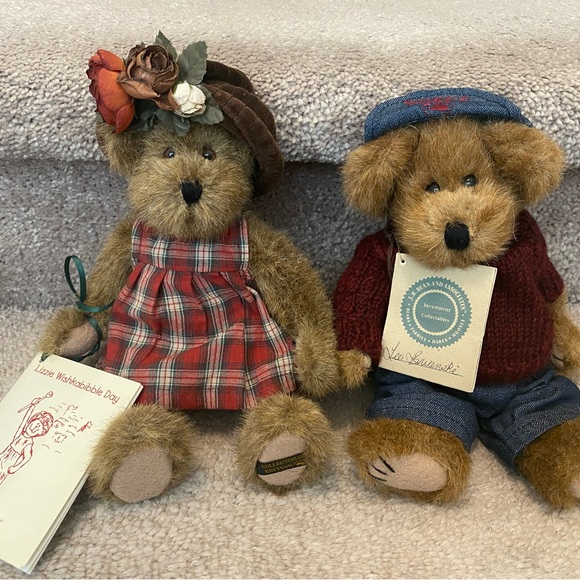 2 Boyd’s Bears - Picture 1 of 7
